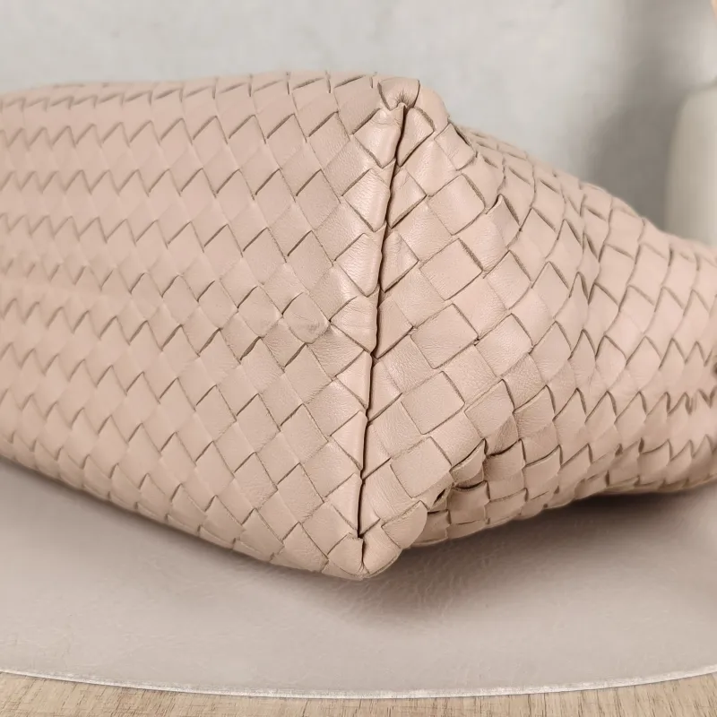 Bottega Veneta Top Handle Bag Woven Top Handle Bag Pink Lambskin One Size 24 × 11 × 20 cm — detail view 1 of 10