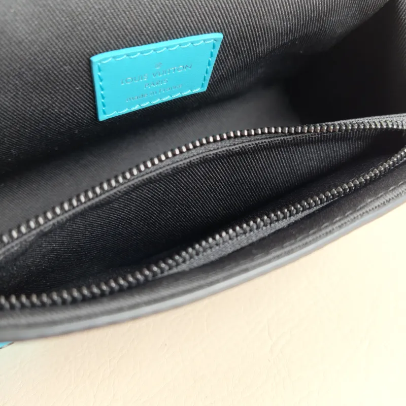 Louis Vuitton Crossbody Bag Steamer Box Grey · Blue PVC · Calfskin Mini 18 × 6.5 × 11 cm — detail view 4 of 11