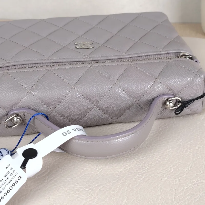 Chanel Crossbody Bag lp Box Bag Top Handle Crossbody Bag Grey Grained Calfskin One Size 19.5 × 5 × 17 cm — detail view 4 of 12