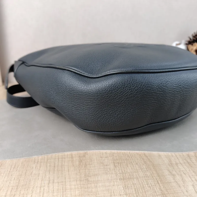 CELINE Shoulder Bag HELOISE TRIOMPHE Grey Calfskin Medium 28.5 × 8 × 30 cm — detail view 9 of 14