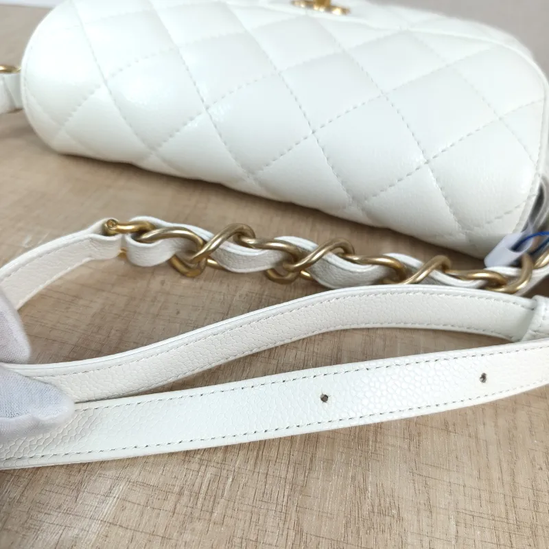 Chanel Crossbody Bag Crossbody Bag White Gold Grained Calfskin One Size 23 × 6 × 16 cm — detail view 8 of 13