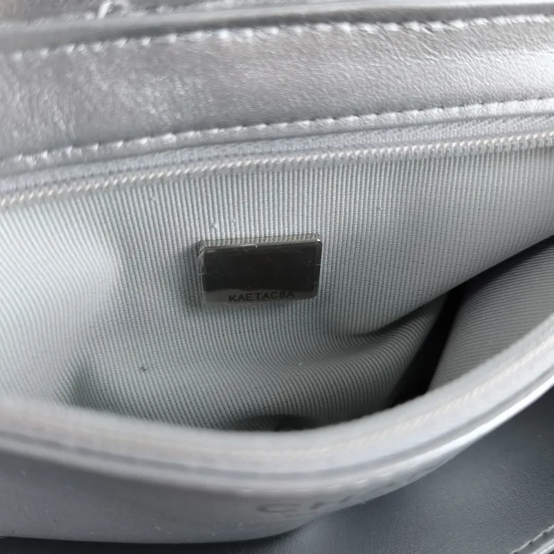 Chanel Crossbody Bag Crossbody Bag Silver Calfskin One Size 23 × 5.5 × 14 cm — detail view 3 of 11