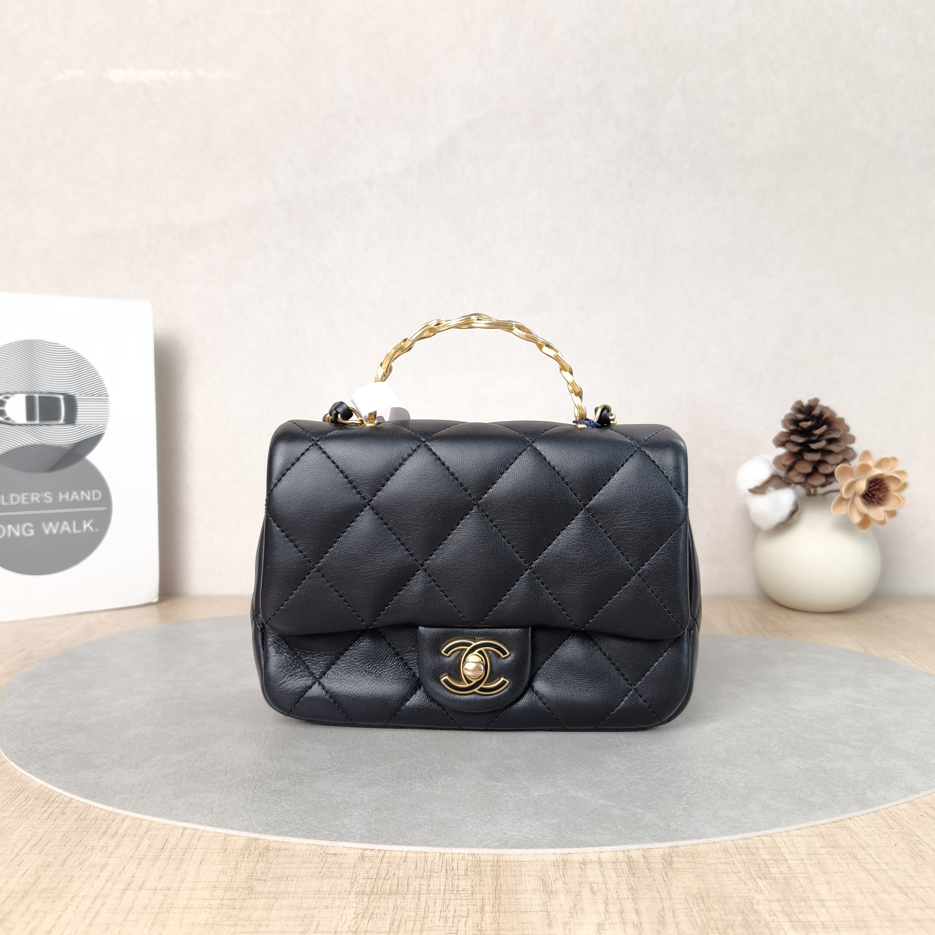 Chanel Crossbody Bag25c Black Lambskin One Size19 × 6 × 14 cm