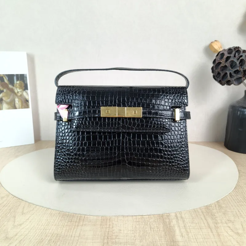 SAINT LAURENT Shoulder Bag MANHATTAN Black Calfskin Small 24 × 17.5 × 6 cm