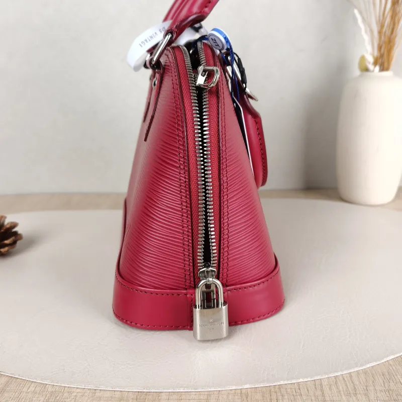 Louis Vuitton Crossbody Bag Alma BB Red Epi Embossed Calfskin BB23.5 × 11.5 × 17.5 cm — detail view 3 of 12