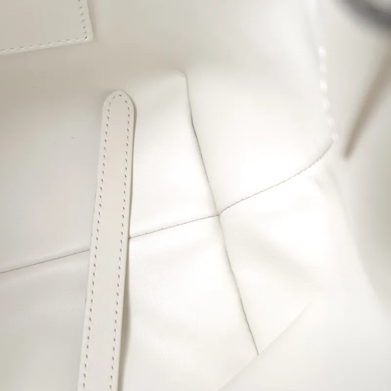 DIOR Top Handle Bag TOUJOURS Edition White Calfskin Small 18.5 × 12 × 18.5 cm — detail view 5 of 13