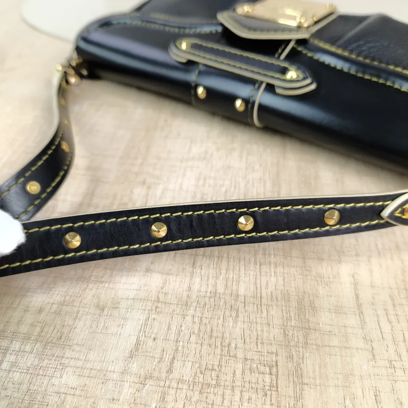 Louis Vuitton Suhali Vintage Black Calfskin One Size 23 × 4 × 12 cm — detail view 8 of 12