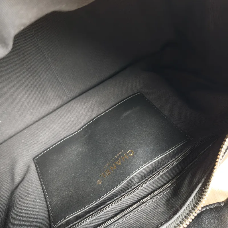 Chanel Shoulder Bag c hobo Black Lambskin Large 35 × 18 × 27 cm — detail view 7 of 12