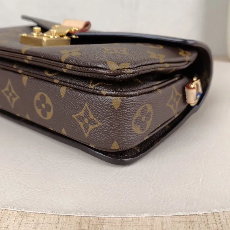 Louis Vuitton Crossbody Bag Pochette Métis East West Monogram PVC Small 21.5 × 6 × 13.5 cm — detail view 6 of 16