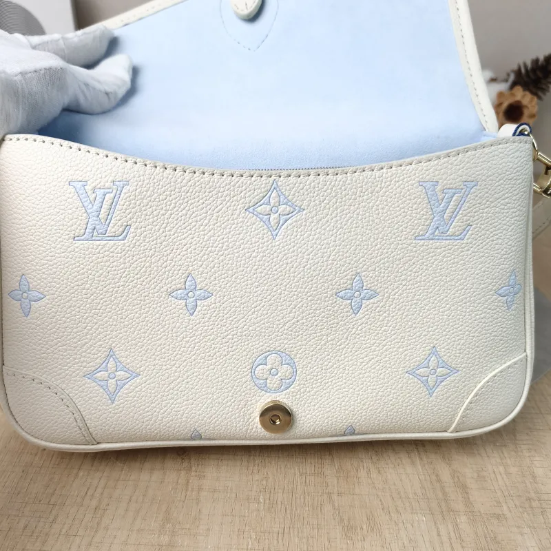 Louis Vuitton Crossbody Bag Diane Baguette Bag White · Blue Empreinte Embossed Calfskin Monogram Small24 × 9 × 15 cm — detail view 11 of 15