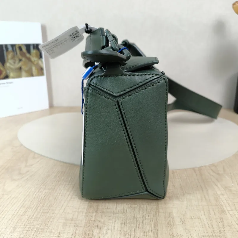 LOEWE Crossbody Bag Puzzle Green CC alfskin Small24 × 10.5 × 16.5 cm — detail view 1 of 13
