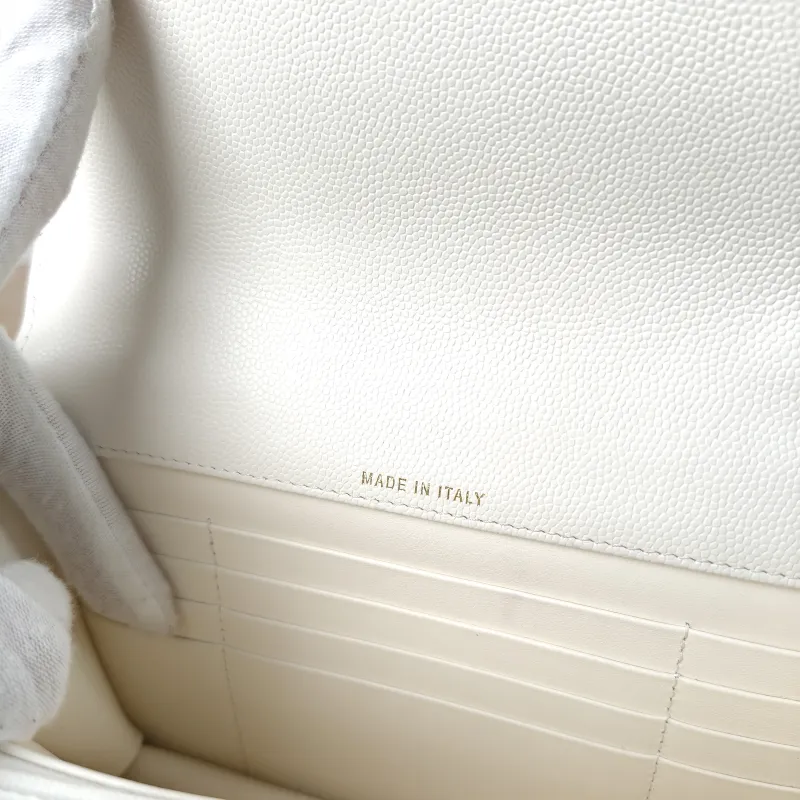 Chanel Backpack Backpack White Calfskin One Size18.2 × 5 × 14 cm — detail view 14 of 15