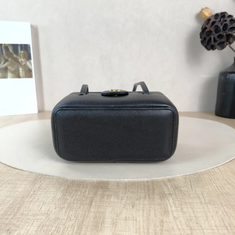 Chanel Shoulder Bag 26s preppy Shoulder Bag Black Grained Calfskin One Size 17 × 8 × 9.5 cm — cover view 3 of 6