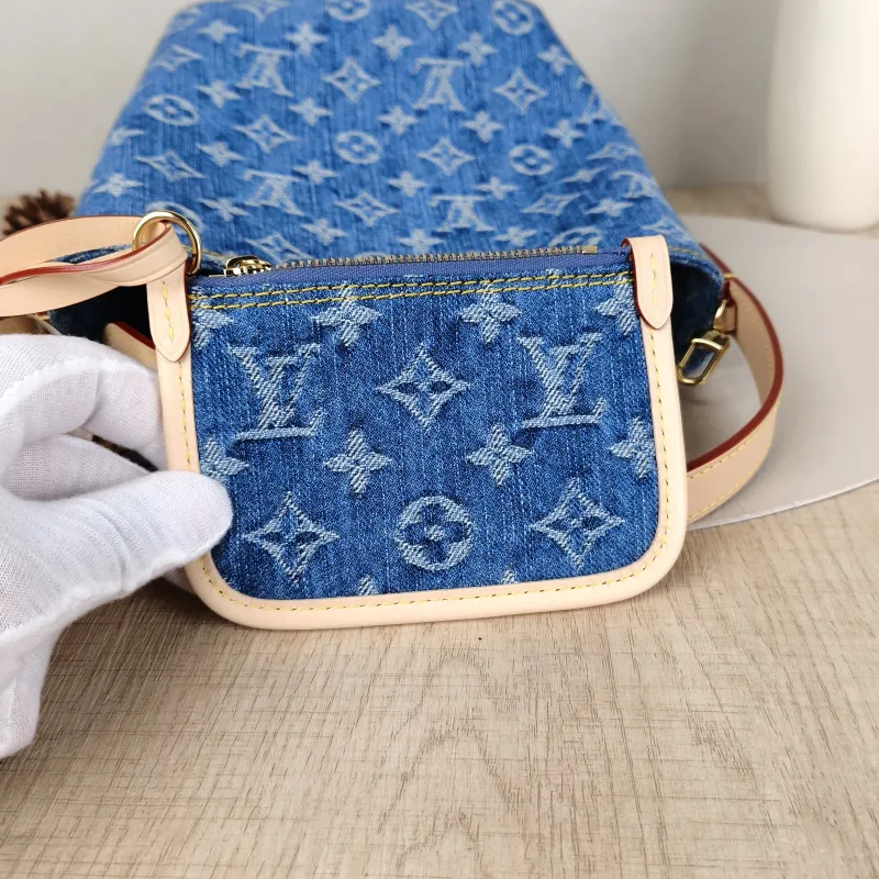 Louis Vuitton Top Handle Bag ALL IN BB Blue BB16 × 12 × 18 cm — detail view 3 of 13