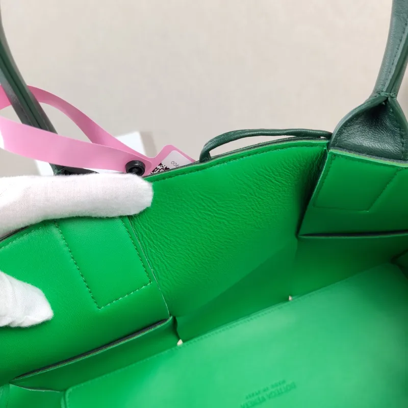 Bottega Veneta Top Handle Bag Arco Woven Tote Bag Green Lambskin Small 30 × 11.5 × 20 cm — detail view 7 of 13