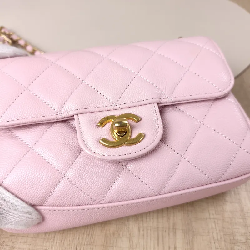 Chanel Crossbody Bag Edition mini Pink Grained Calfskin mini20 × 6 × 12 cm — detail view 4 of 14