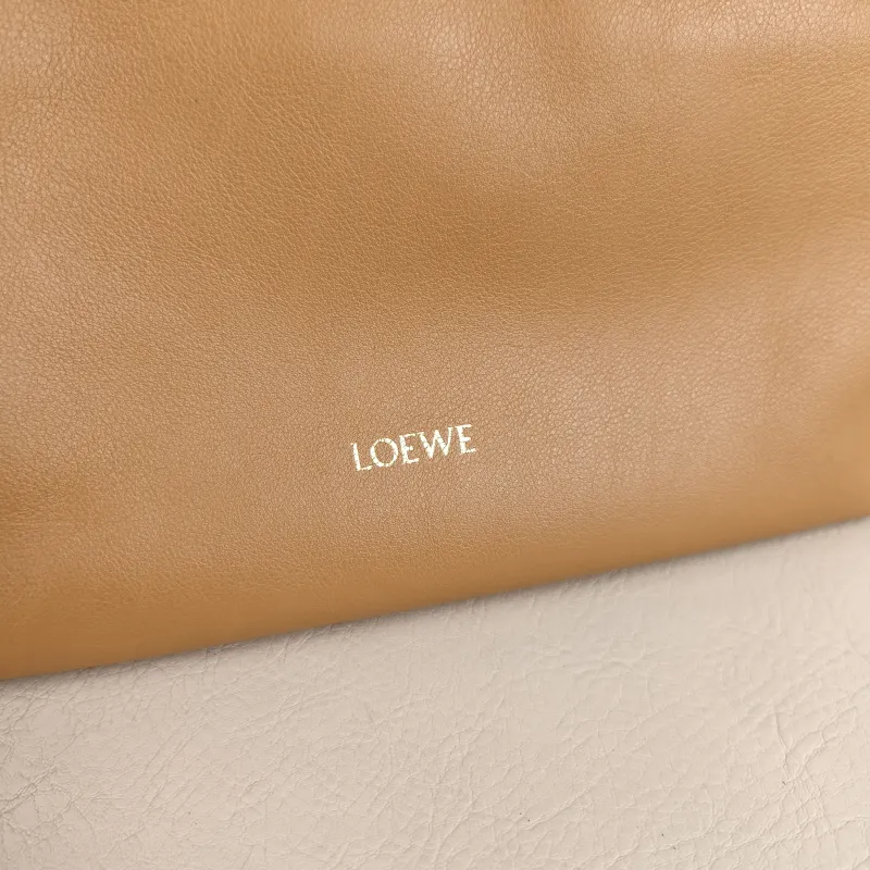 LOEWE Crossbody Bag Flamenco Brown Calfskin Mini 24 × 9 × 18 cm — detail view 3 of 10