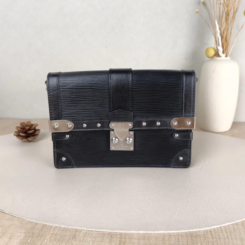 Louis Vuitton Shoulder Bag trunk Shoulder Crossbody Bag Calfskin One Size 19 × 5 × 13 cm