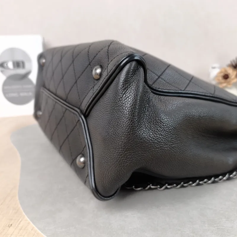 Chanel Shoulder Bag Tote Bag Black Grained Calfskin 33 × 14 × 26 cm — detail view 11 of 14