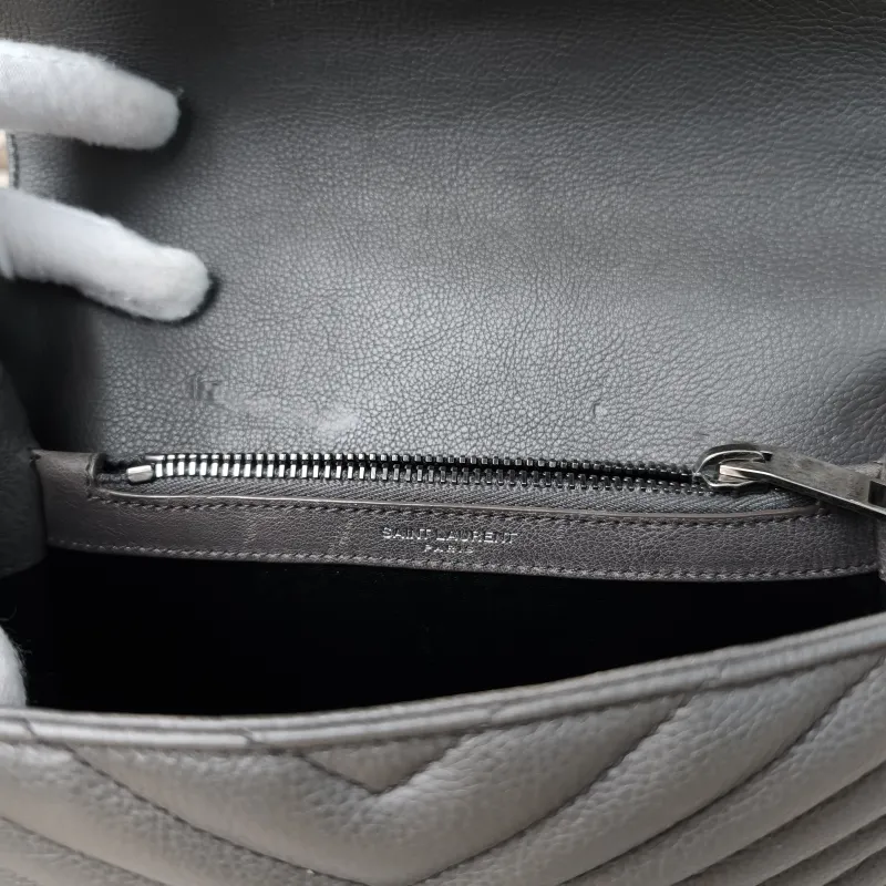 SAINT LAURENT Shoulder Bag COLLEGE Grey Calfskin24 × 6.5 × 17 cm — detail view 4 of 16