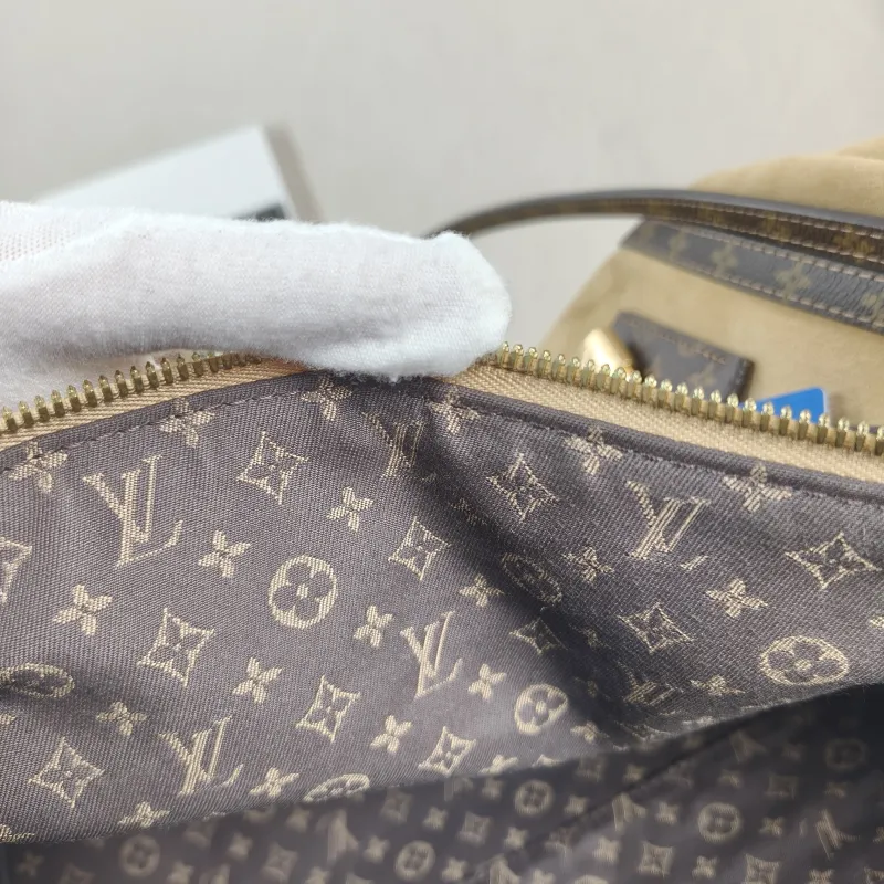 Louis Vuitton Shoulder Bag EXPRESS Shoulder Bag Suede Medium 36 × 18.5 × 24 cm — detail view 5 of 10