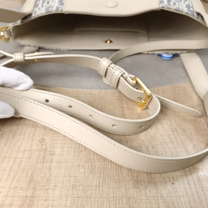 DIOR Top Handle Bag Signature Bucket Bag Beige · Blue Canvas · Calfskin Small21 × 11 × 19 cm — detail view 6 of 16