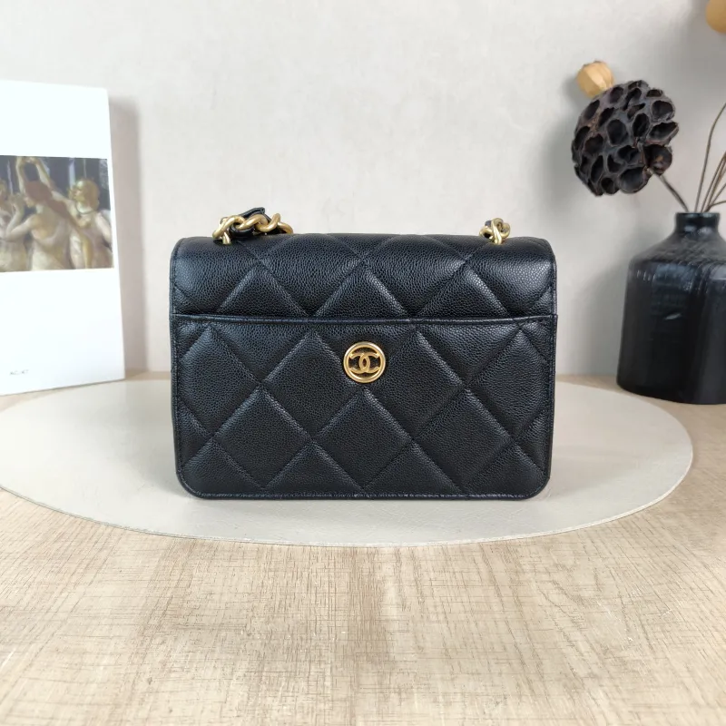Chanel Crossbody Bag Edition Black Grained Calfskin 20 × 7 × 14.5 cm — cover view 4 of 5