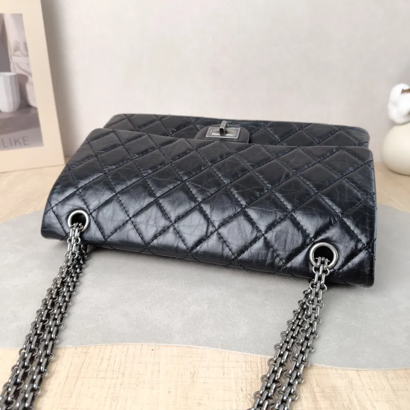 Chanel Shoulder Bag 2.55 Black Calfskin Medium 28 × 7.5 × 19.5 cm 27 — detail view 5 of 15