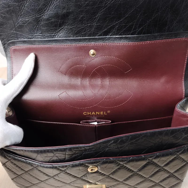 Chanel Shoulder Bag 2.55 Black Calfskin Medium 28 × 7.5 × 19.5 cm 18 — detail view 10 of 11