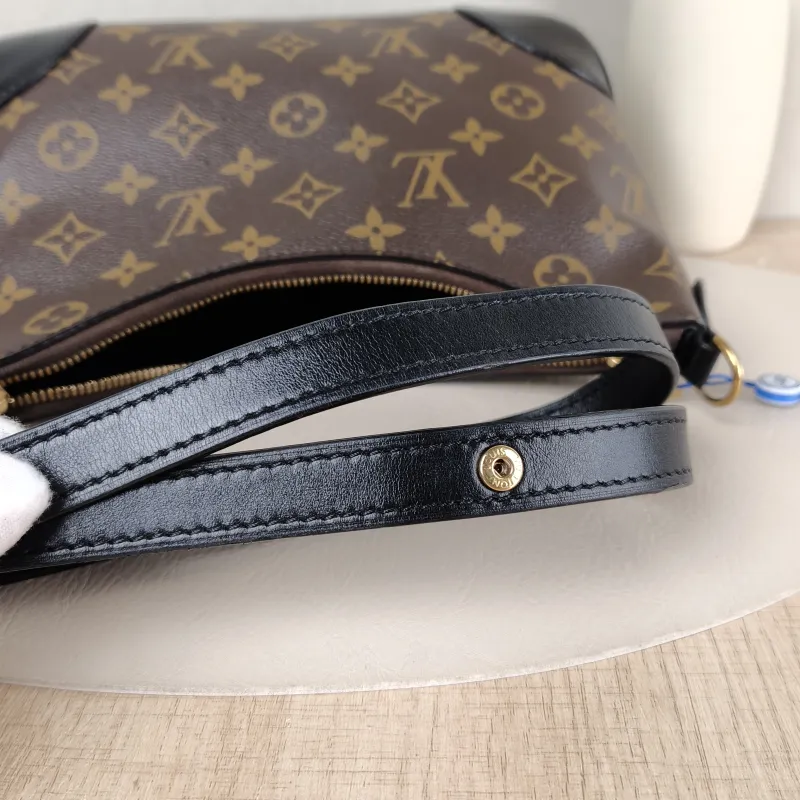 Louis Vuitton Crossbody Bag Boulogne PVC Small 26 × 9.5 × 16 cm — detail view 11 of 12