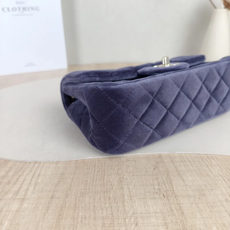Chanel Crossbody Bag Classic Flap Large Mini CF Mini Blue Velvet mini 20 × 6 × 12 cm — detail view 2 of 13