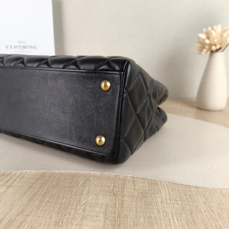 Chanel Shoulder Bag Tote Bag Black One Size 28 × 11 × 18 cm — detail view 2 of 12