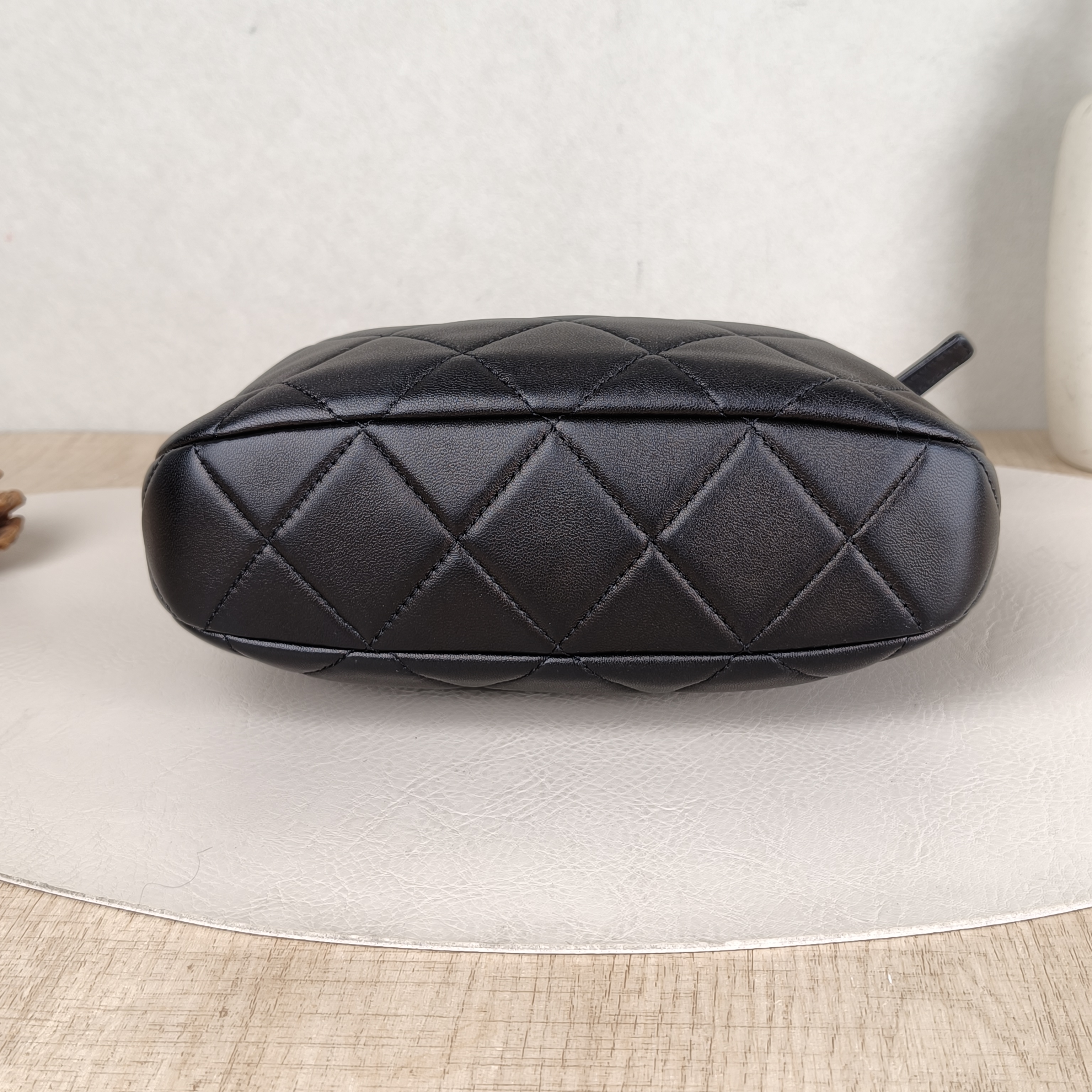 Chanel Shoulder Bag23a hobo Black SL ambskin Small24 × 5 × 19 cm — cover view 3 of 6