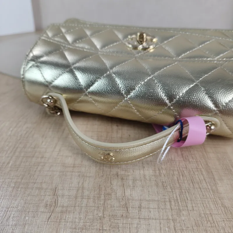 Chanel Crossbody Bag26c Gold Grained Calfskin One Size18.5 × 6 × 11 cm — detail view 6 of 13