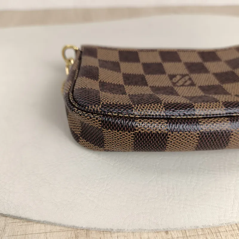 Louis Vuitton Clutch Mini Pochette Accessoires PV Cmini15.5 × 4 × 10.5 cm — detail view 8 of 10