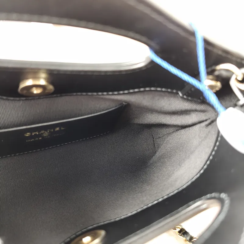 Chanel Shoulder Bag31Bag Black Waxed Leather Calfskinnano20.5 × 3.5 × 17 cm — detail view 5 of 13