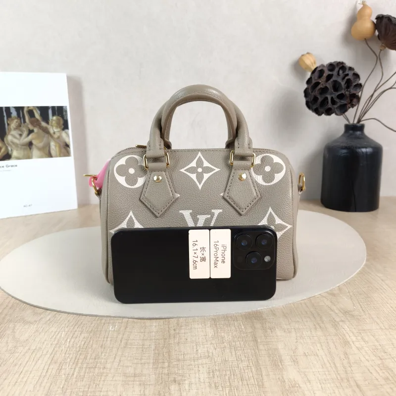 Louis Vuitton Crossbody Bag Speedy20 · White Monogram Empreinte Embossed Calfskin Small 20.5 × 12 × 13.5 cm — cover view 4 of 5