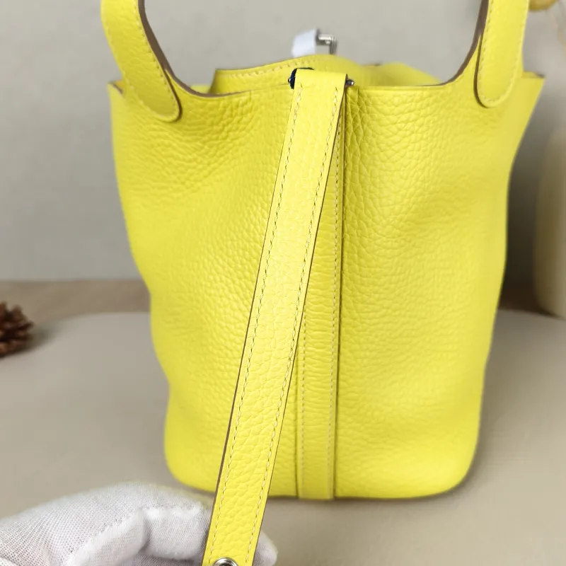 Hermès Top Handle Bag Picotin Lock 18 189N Taurillon Clemence TC Calfskin Small18 × 13 × 18 cm — detail view 5 of 13