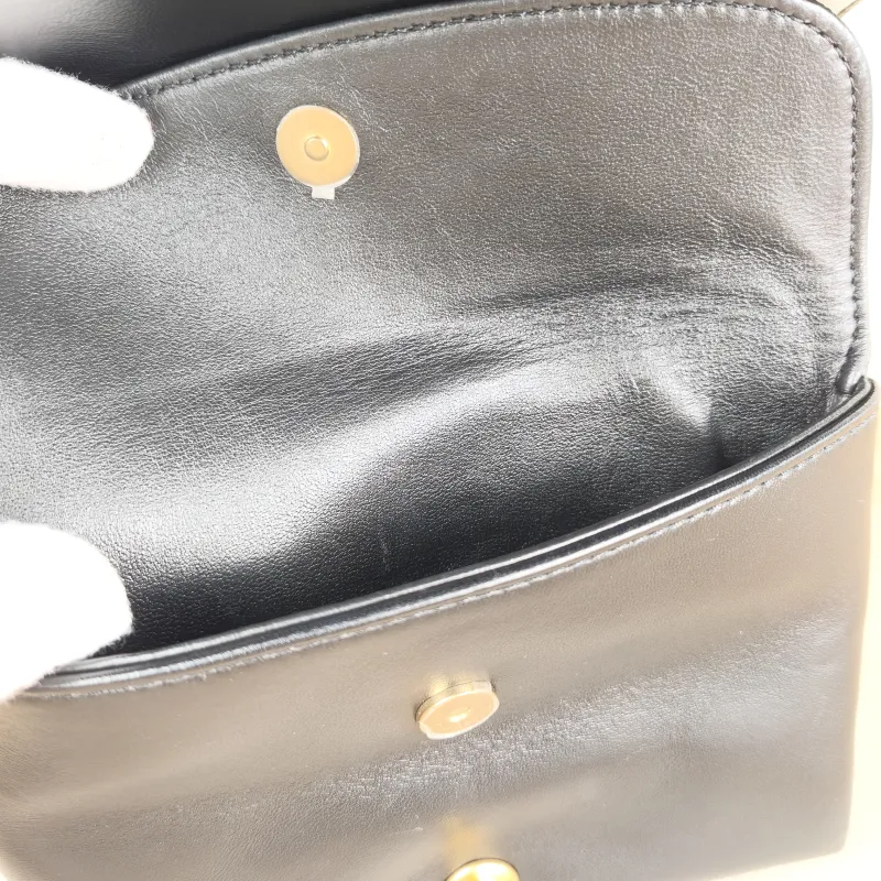 Chanel Crossbody Bag Black Grained Calfskin 21 × 9 × 15 cm — detail view 13 of 14