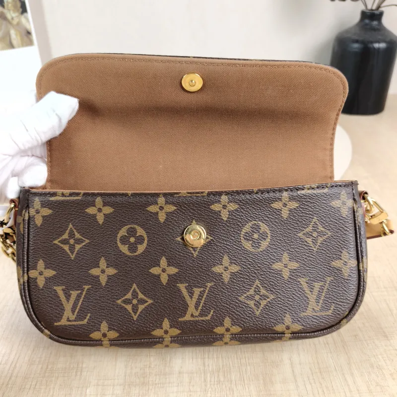 Louis Vuitton Crossbody Bag IVY Monogram PVC Small23.5 × 4.3 × 12 cm — detail view 6 of 13