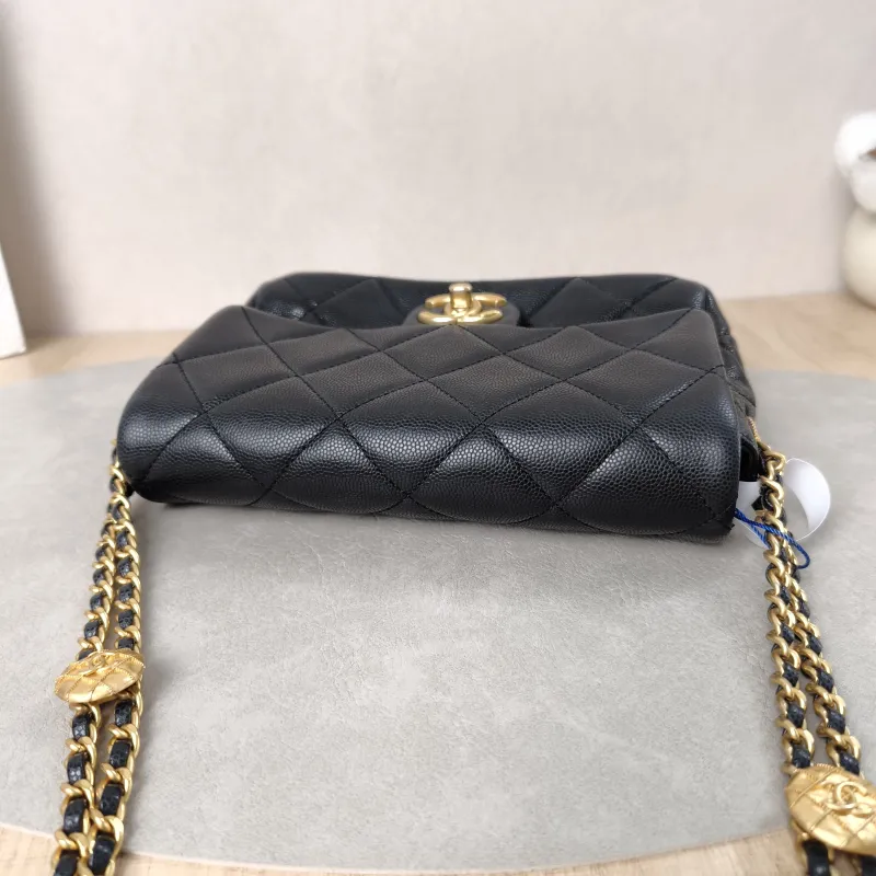 Chanel Crossbody Bag22a Black Grained Calfskin One Size20 × 6 × 15 cm — detail view 2 of 16