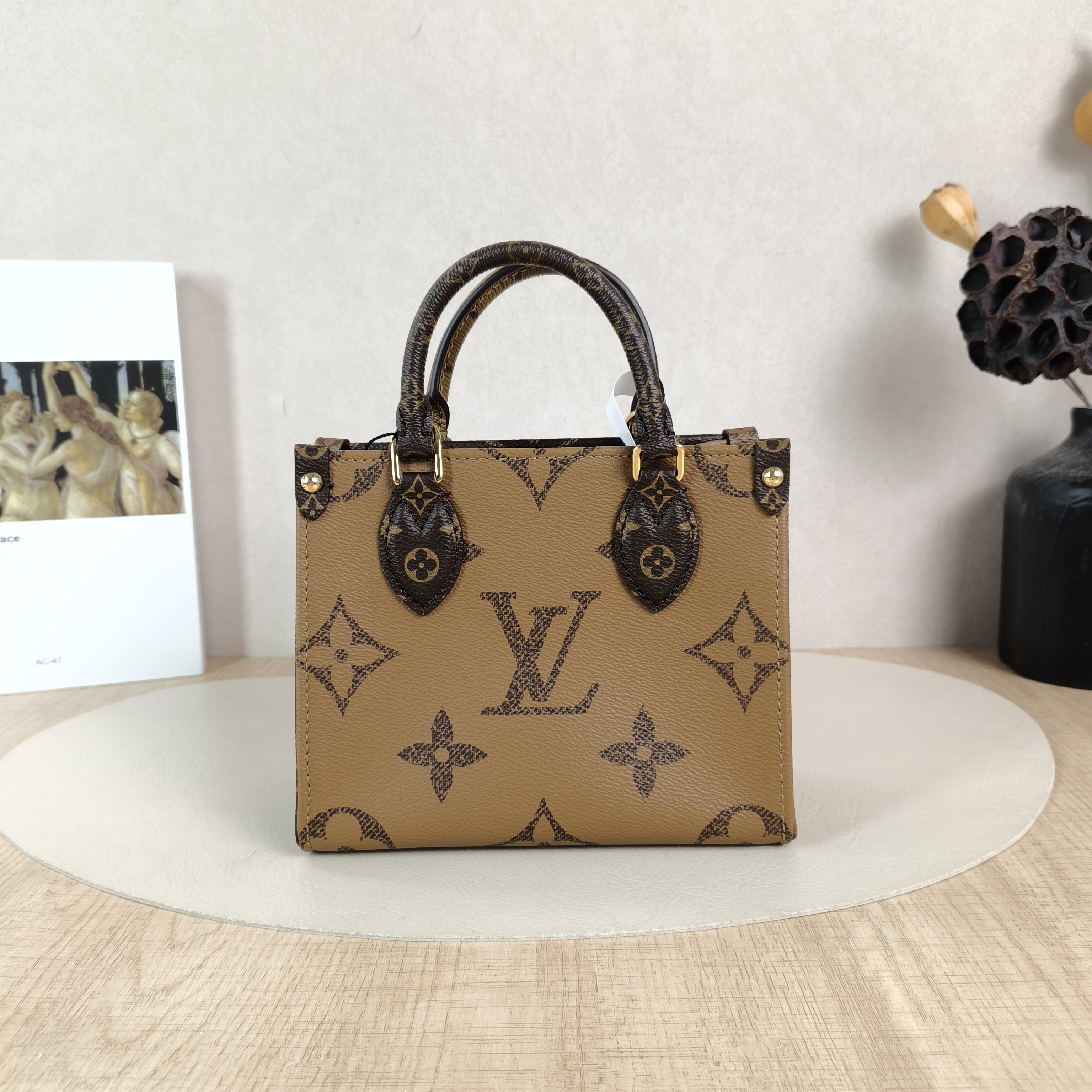 Louis Vuitton Crossbody Bag Onthego BB Monogram PVCBB18 × 8.5 × 15 cm — cover view 3 of 6