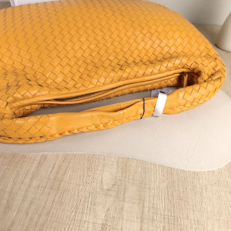Bottega Veneta Shoulder Bag Veneta Vintage Edition Yellow Lambskin One Size 47 × 3 × 30 cm — detail view 9 of 11