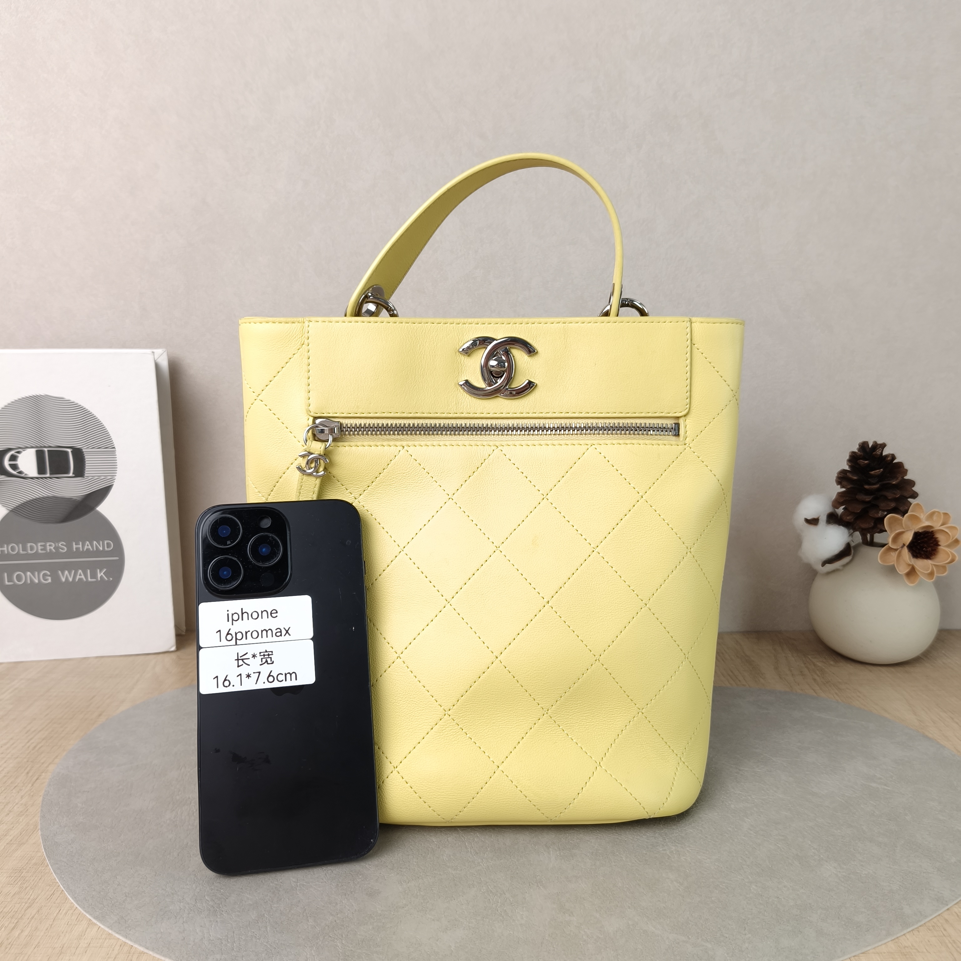 Chanel Crossbody Bag Crossbody Bag Calfskin One Size19 × 10 × 24 cm — cover view 4 of 6