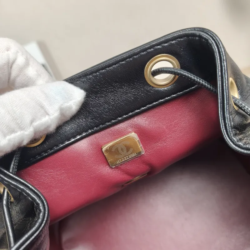 Chanel Crossbody Bag23k Backpack Black Lambskin One Size23 × 12 × 20 cm — detail view 9 of 14