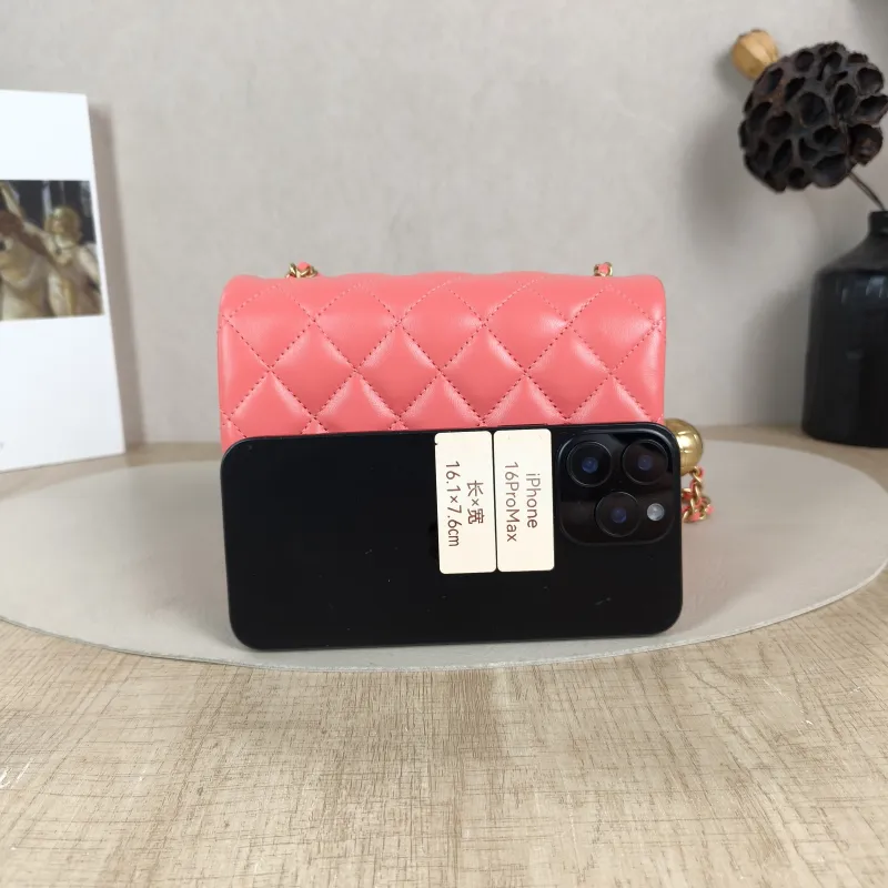Chanel Crossbody Bag Red Lambskin One Size 17 × 8 × 13.5 cm — cover view 4 of 6