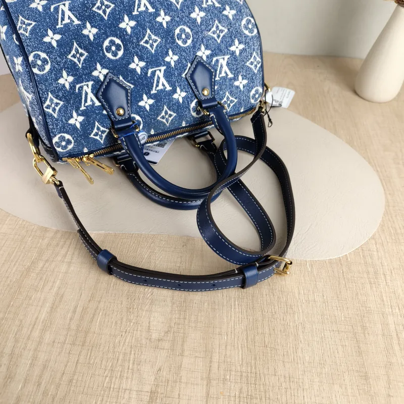 Louis Vuitton Crossbody Bag Speedy25 Blue Medium 25 × 15 × 19 cm — detail view 4 of 11