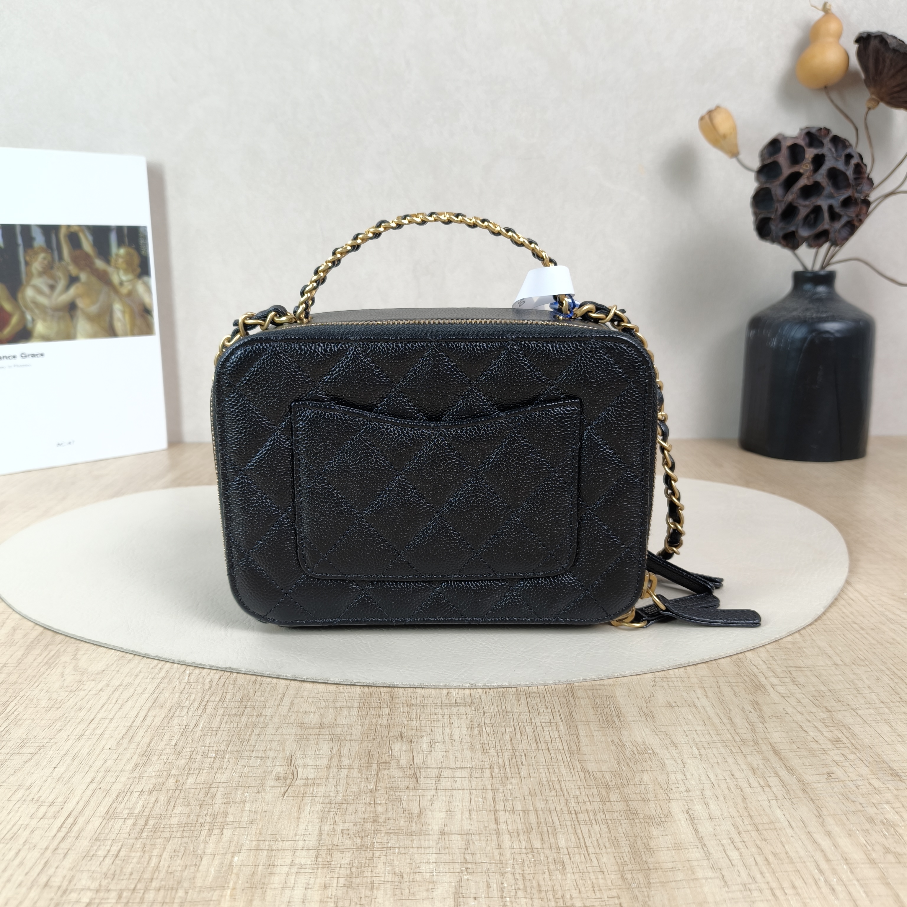 Chanel Crossbody Bag Camera Bag Black Grained Calfskin One Size18.5 × 8 × 13 cm — cover view 3 of 6