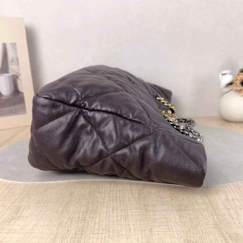 Chanel Shoulder Bag 19 bag Tote Bag Lambskin One Size 33 × 10.5 × 23 cm — detail view 10 of 10