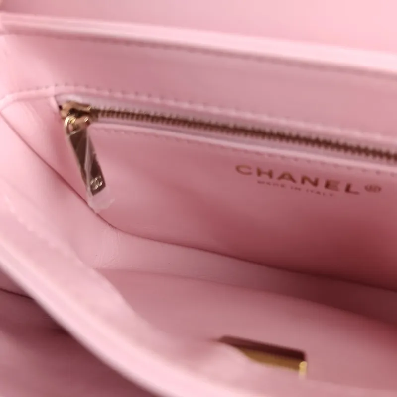 Chanel Crossbody Bag Trendy CC Pink Lambskin Mini 19.5 × 8 × 14.5 cm — detail view 10 of 15